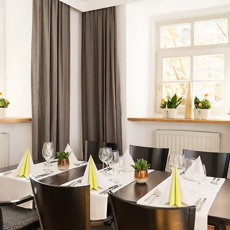 Ξενοδοχείο Hindenburg 4*