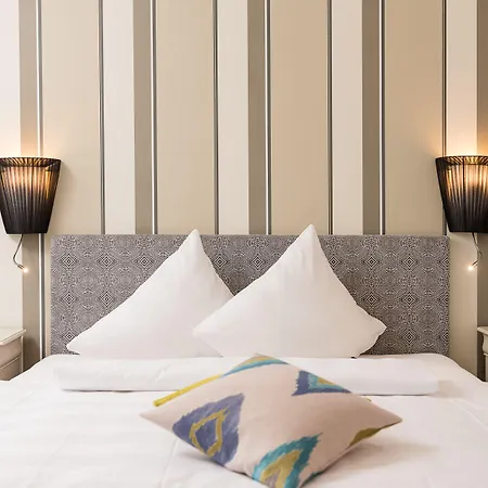 Hindenburg Hotell 4*