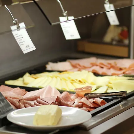 دي هيندينبورغ فندق